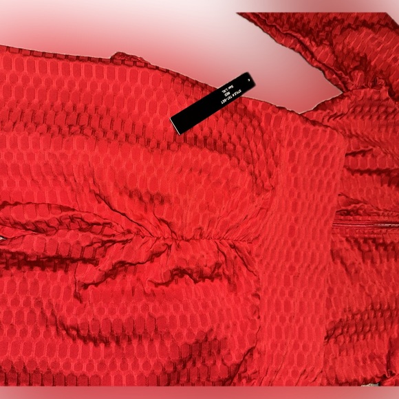 Activewear 2 piece suit red X Large fits like a Large - Picture 6 of 12